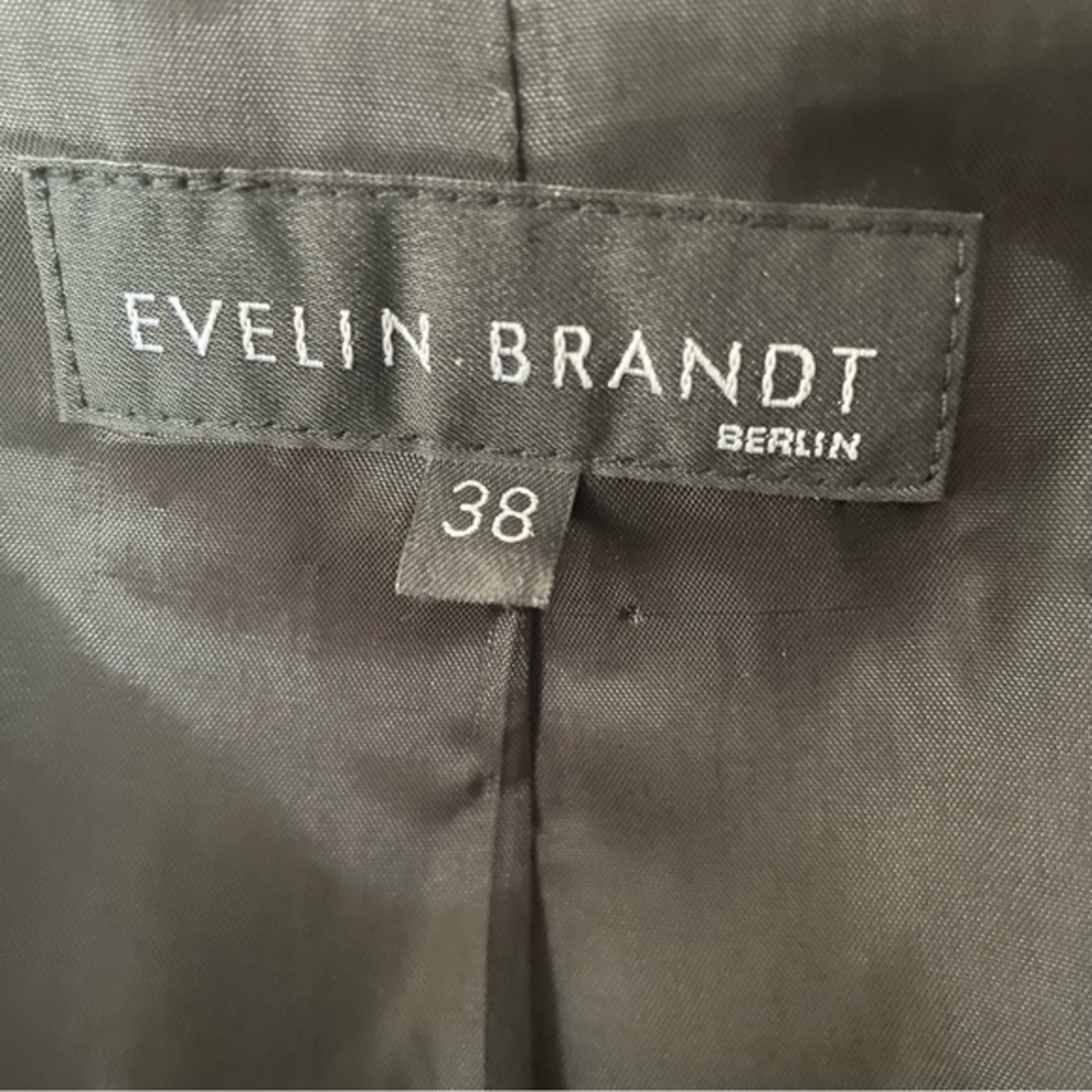 Evelin Brandt Berlin Black two button blazer with lace‎ detail. Size 38 (US 4) - Picture 3 of 7